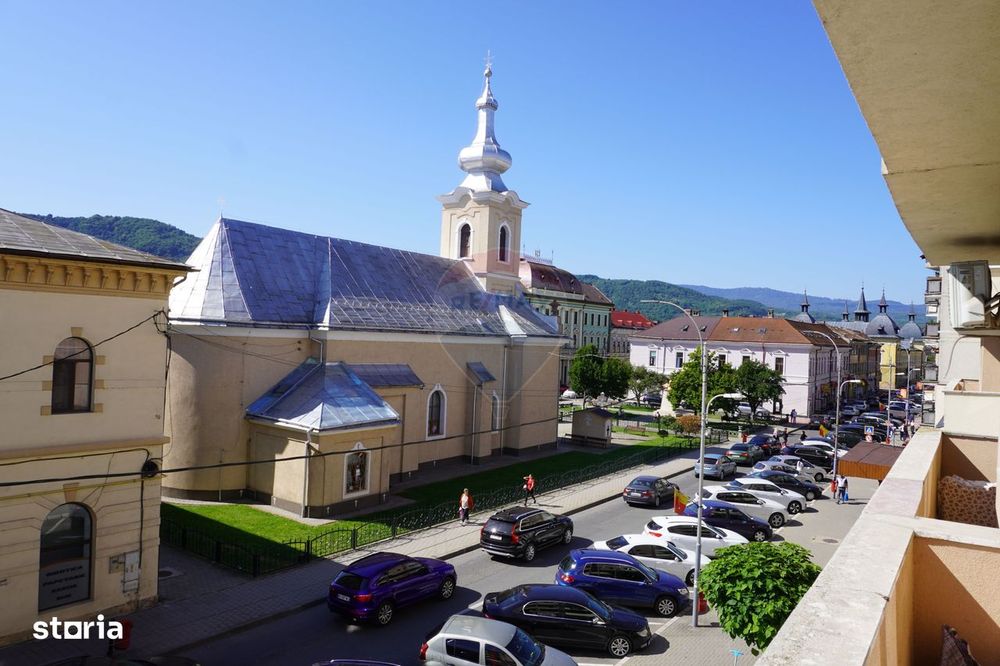 Apartament cu 3 camere de închiriat în zona Ultracentral