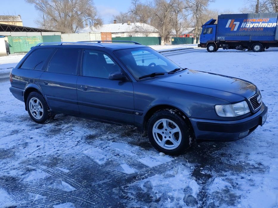 Продам машину Ауди 100 С4