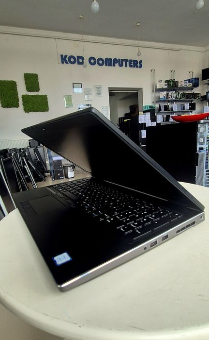 DeLL Precision 7530, gen8 i7, 16 G ddr4, ssd 512, Nvidia 4 G