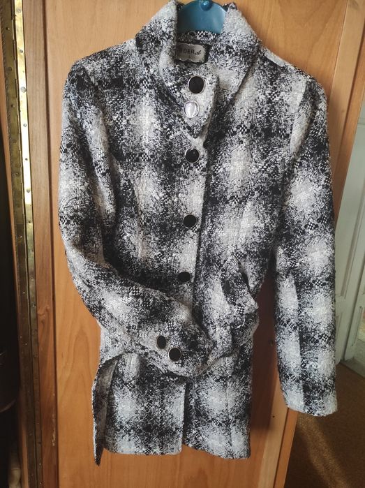 Палто от плат със сребърна нишка