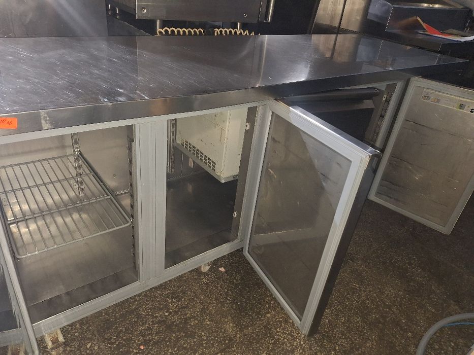 Хладилна маса средно температурна