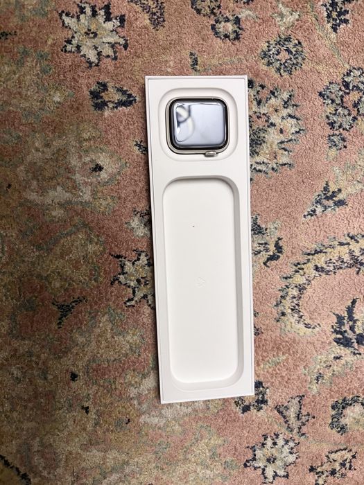 Продам Apple Watch SE 2 gen 44 mm Starlight