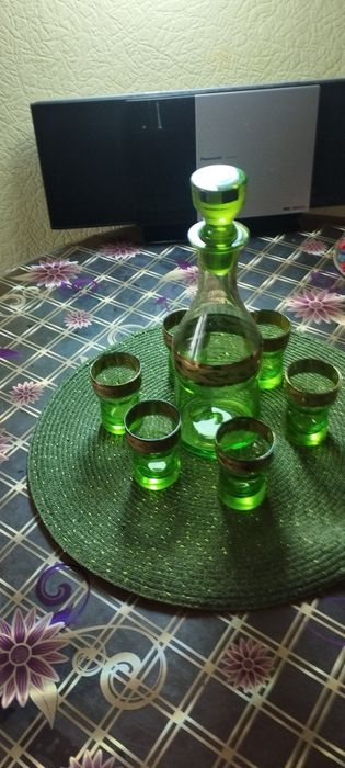 Графин и 6 стопок для крепких напитков.СССР.