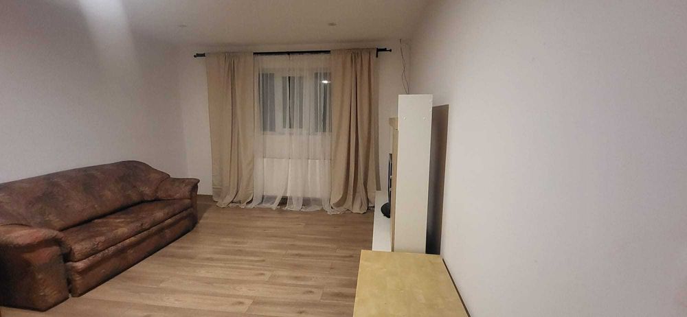 Inchiriez Apartament 2 camere la casa langa Hotel Tolea