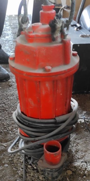 Гном Бибо дренажный грязевой насос