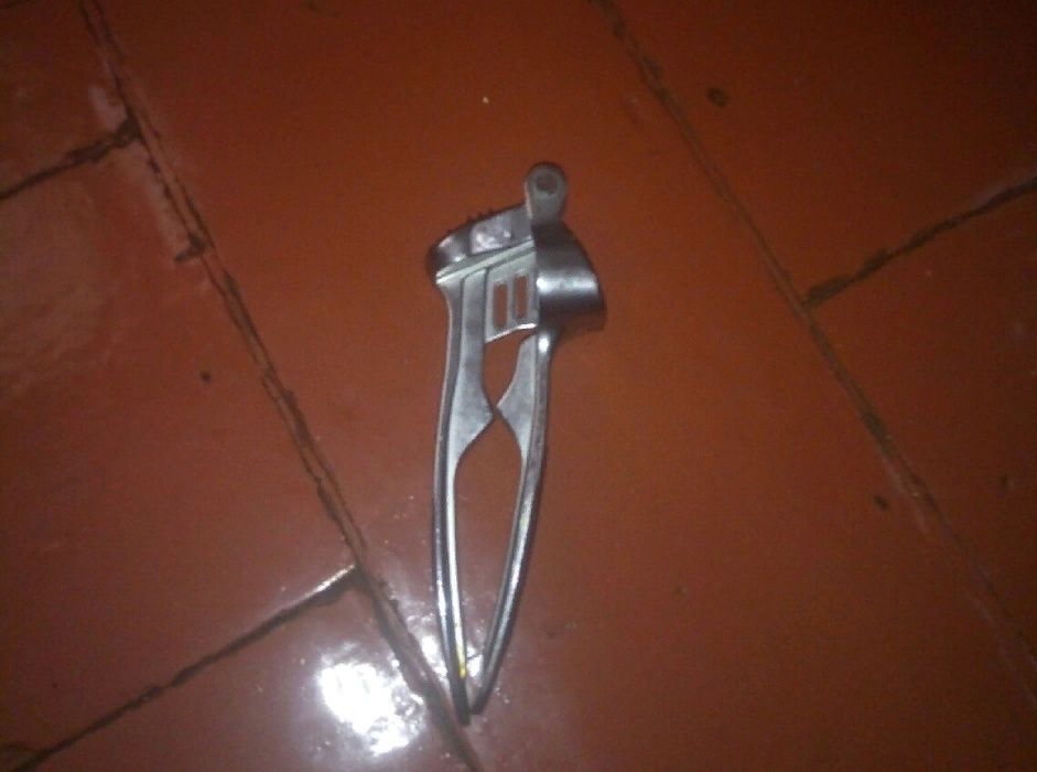 Чеснокодавка