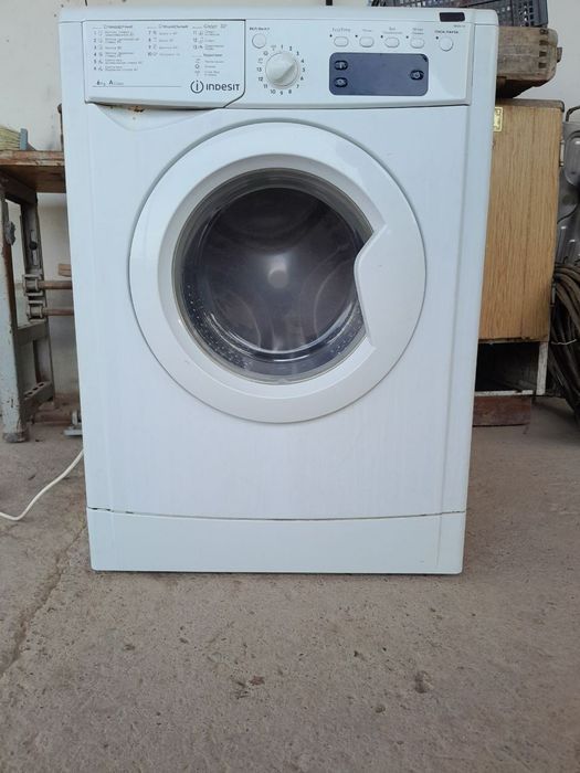 Стиральная машина Indesit 6кг отличное состояние
