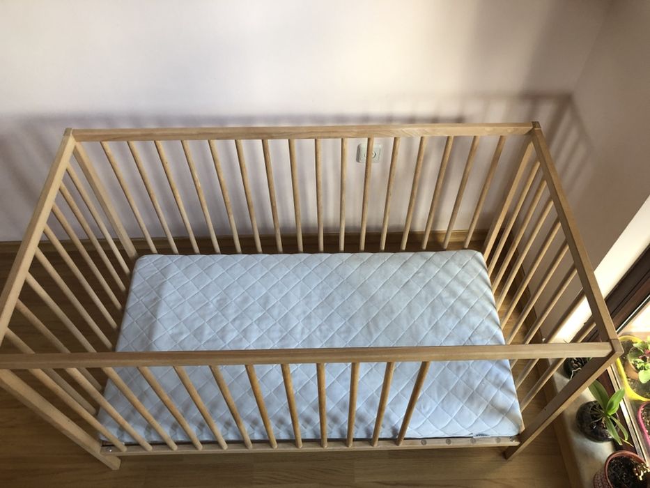 Бебешка кошарка и детско легло