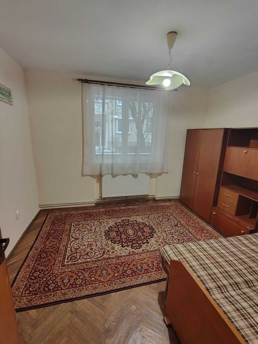 Apartament 3 camere decomandat, zona Vivo Mall