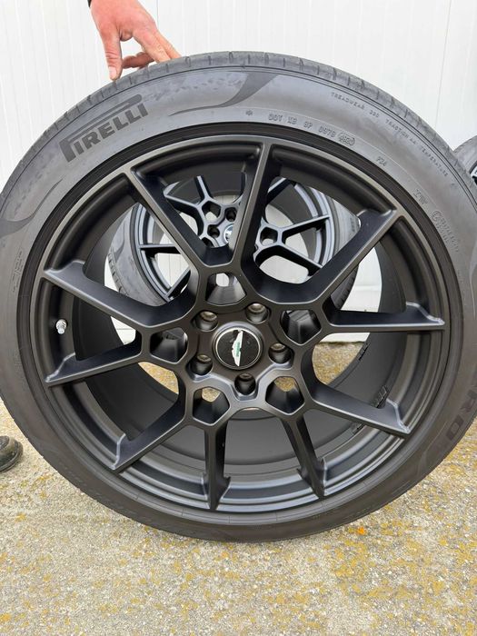 Set anvelope vara Aston Martin DBX