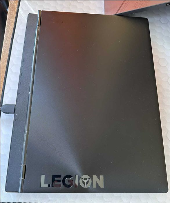 Laptop Gaming LENOVO Legion Y540-15IRH (RTX 2060)