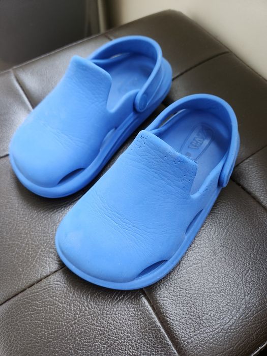 Sandale / saboți cauciucați pt copii, Zara, nr. 26