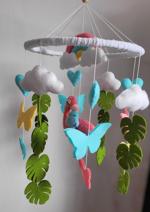 Realizez carusele pentru pătuț bebelusi