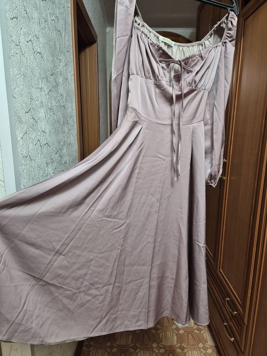 Красивое платье б/у