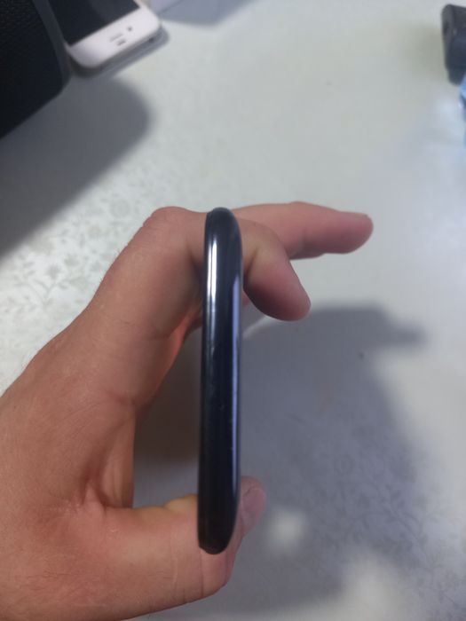 Samsung A40 folosit dar în regula.nu are spărturi sau zgarieturi.200 lei