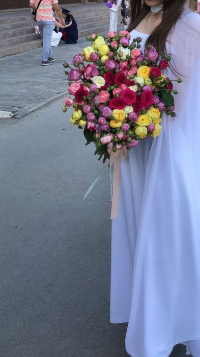 Продам платье белого цвета на выпускной