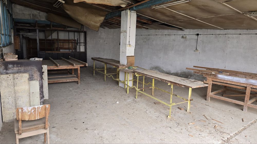 Продава се Промишлена сграда в Варна, Възраждане 1 - 2000 кв.м за 1 €/кв.м - Снимка #4