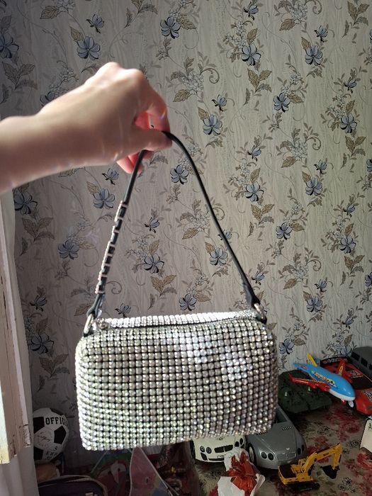 Ayollar sumkasi yangi