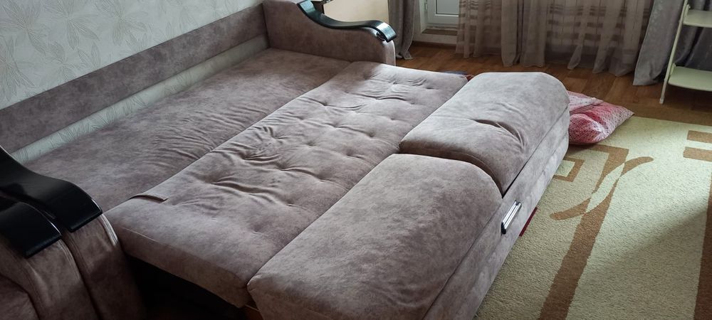 Продам диван с креслом