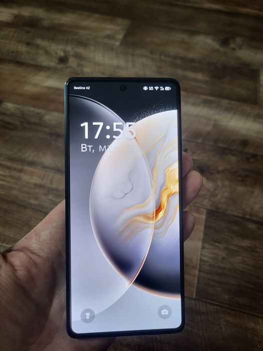 Подам смарфон идеальном состояние