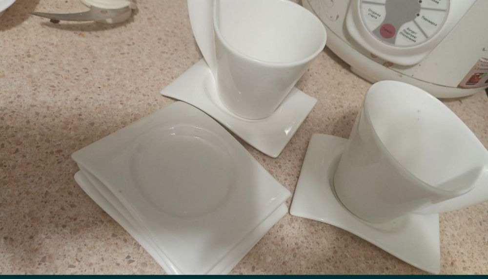 Фарфоровые чайные пары белые + блюдца