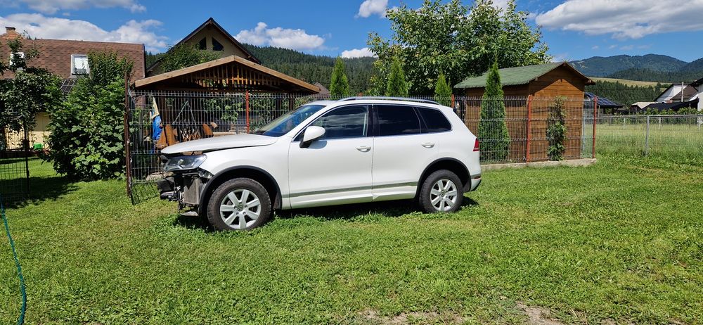 Vând volkswagen touareg 7P facelift Rline 3 litri tdi v6 webasto sirocou Panoramic jante aliaj cârlig remorcă acte la zi pe numele meu 4x4  fiscal