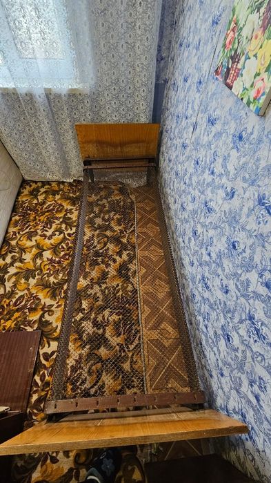 Мебель, кровать .