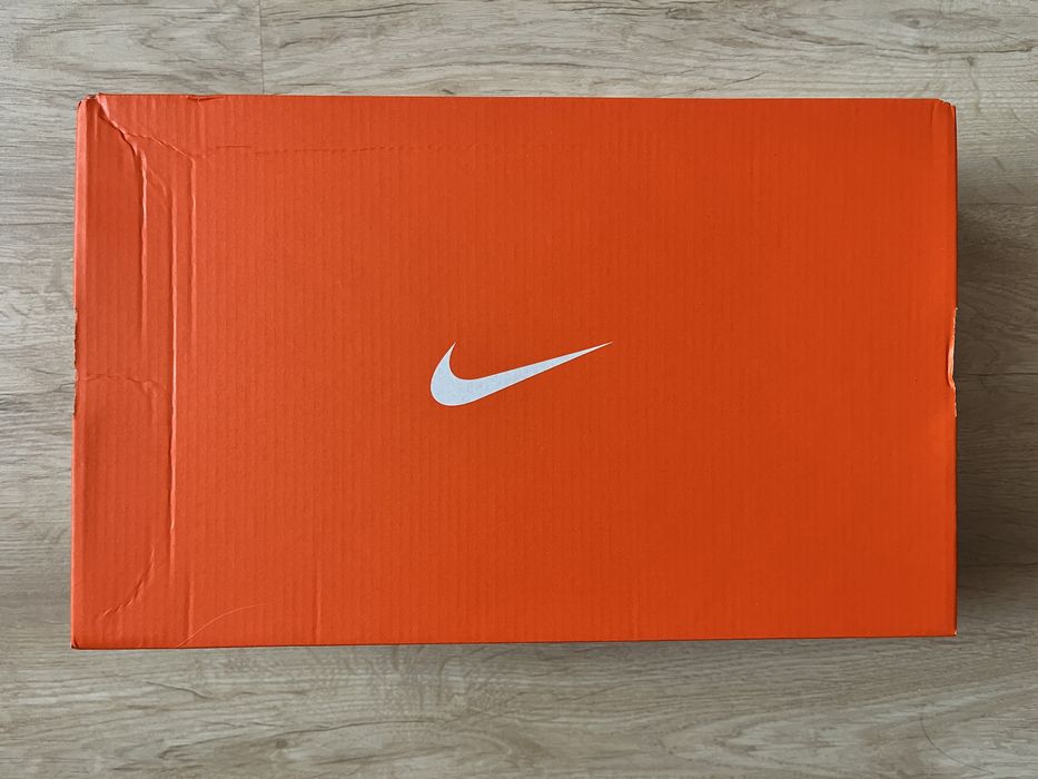 Продам оригинал кроссовки Nike.