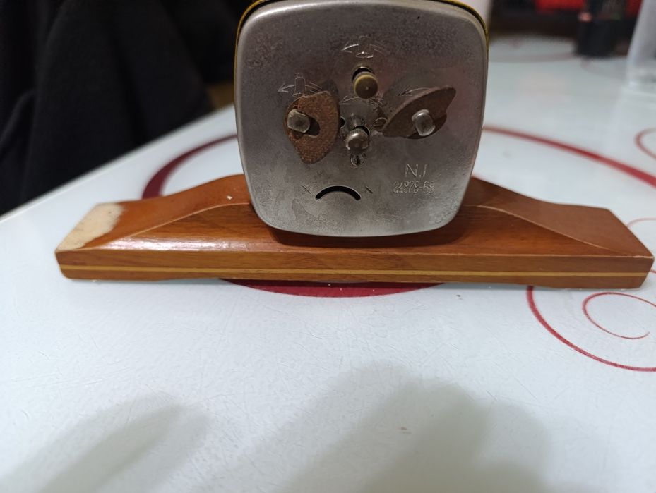 Ceas de masă Victoria