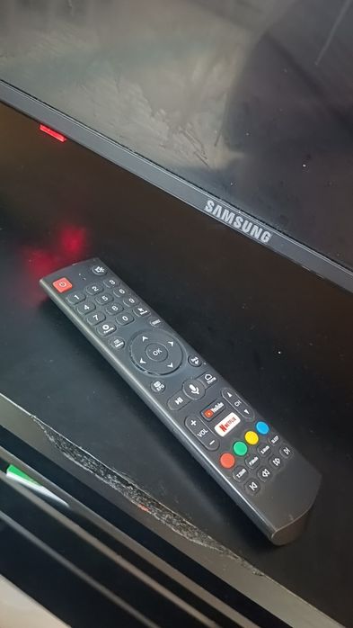 Телевизор samsung  на запчасти