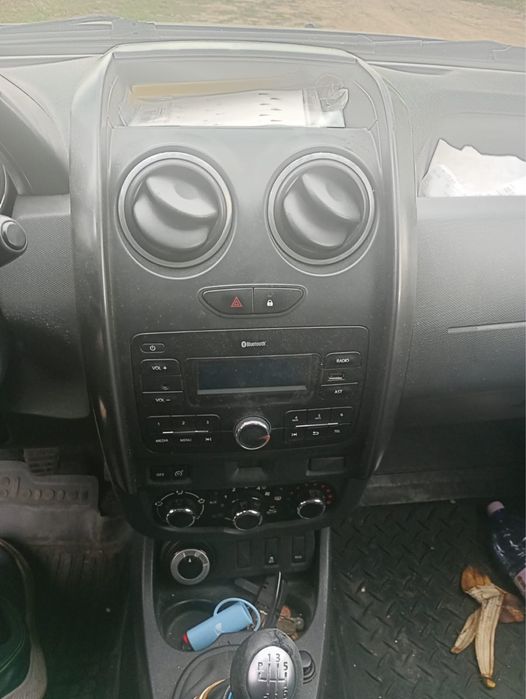 Vând Dacia Duster