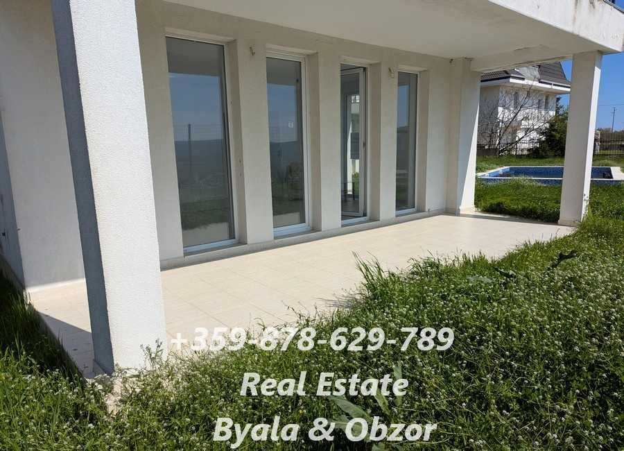 Просторен тристаен апартамнет с две бани