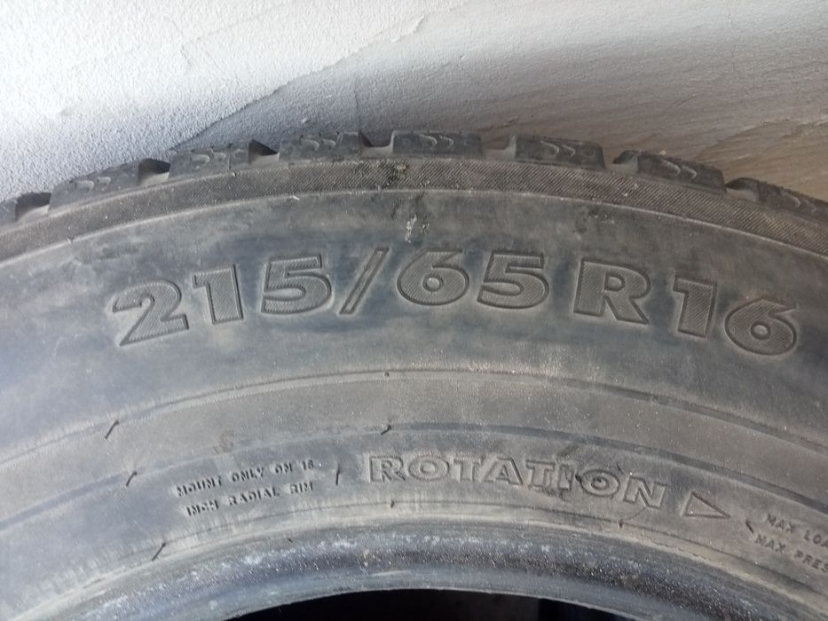 Покришка зимний. 215/65/16