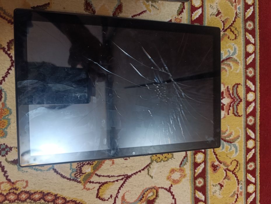 Продается смартфон планшет