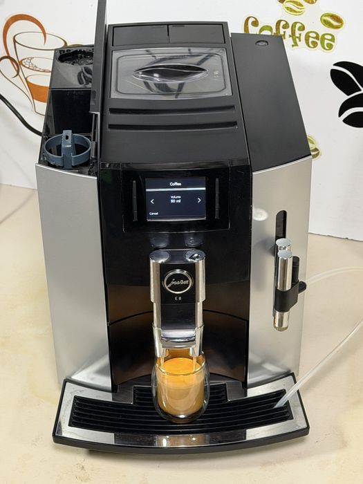 Кафемашина кафе автомат JURA E8 с гаранция