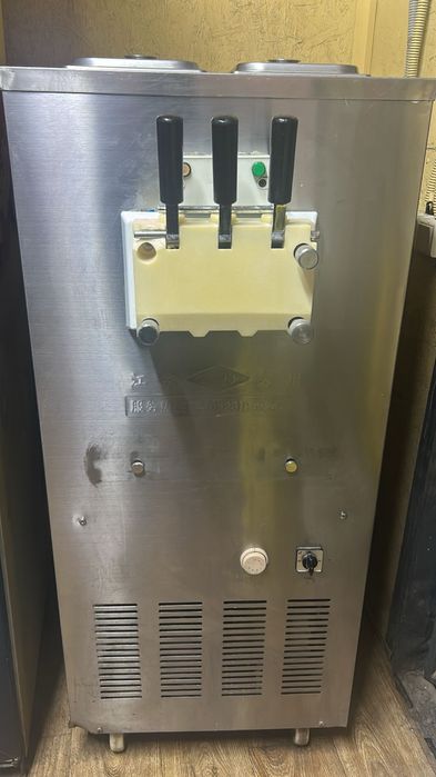 Продаётся мороженое киоск