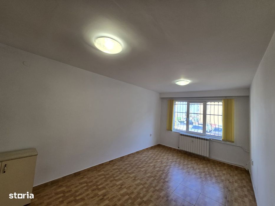 Apartament de 40,01 mp, parter, semi-mobilat, zona Far