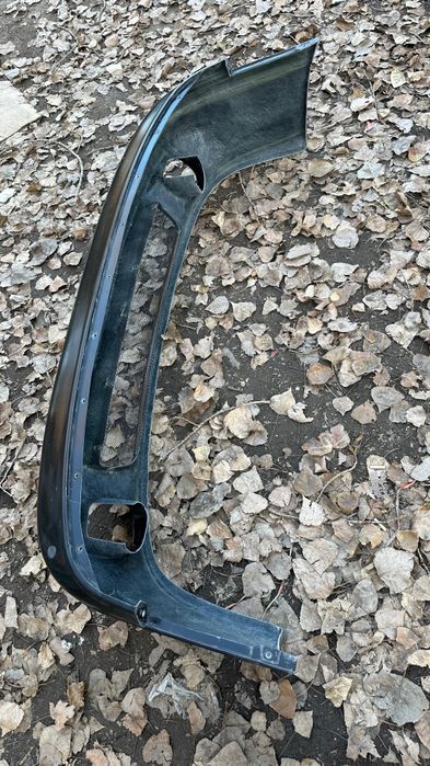 Передний бампер Subaru Legacy BC /BF ( Зубила)