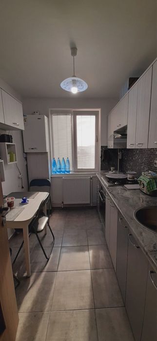 (PF) Vand apartament 2 camere decomandate in Roman