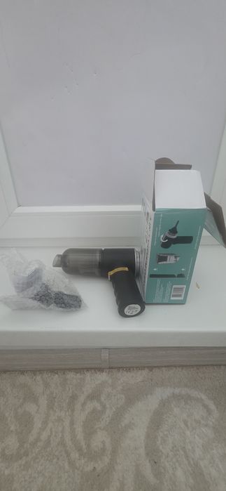 Продам Пылесос  маленький торг.