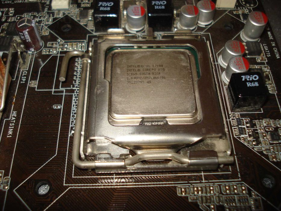 Procesor intel core 2 duo E7400 2.8Ghz FSB 1066 3mb 45nm 775 wolfdale