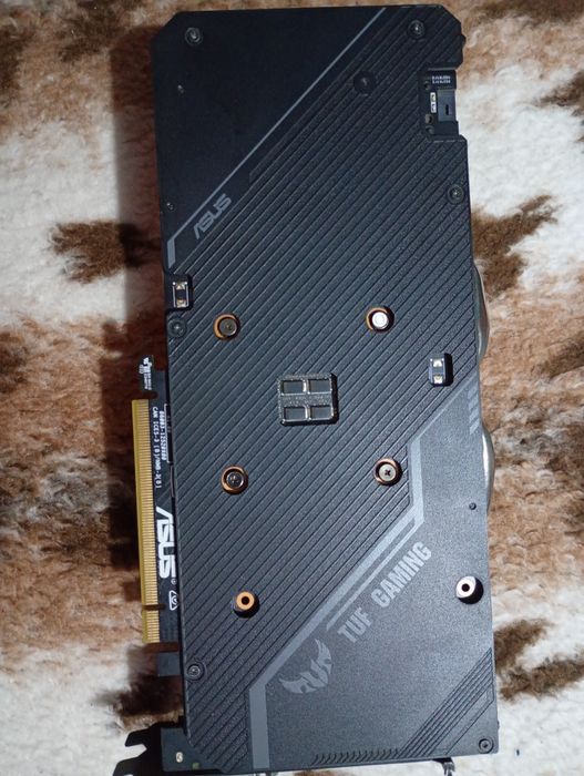 Vând placa video Asus Tuf Gaming de 6 GB DDR5 preț 670 lei