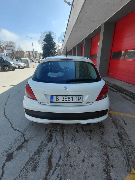 Продавам Peugeot 207+