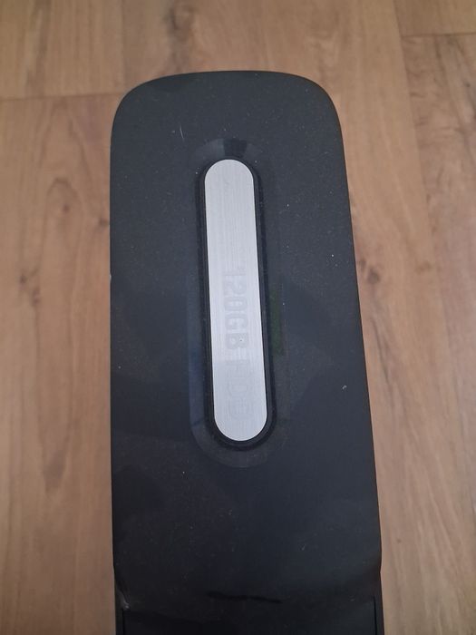 Продам Xbox360 FAT в идеальном состоянии