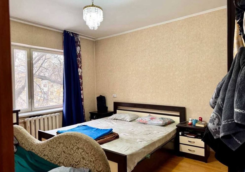 Квартира на Новомосковская -Стадион старт 3/3/4 общ пл 80м/77 серия