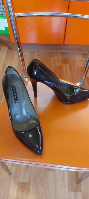 Обувь женская 39-40 Европа