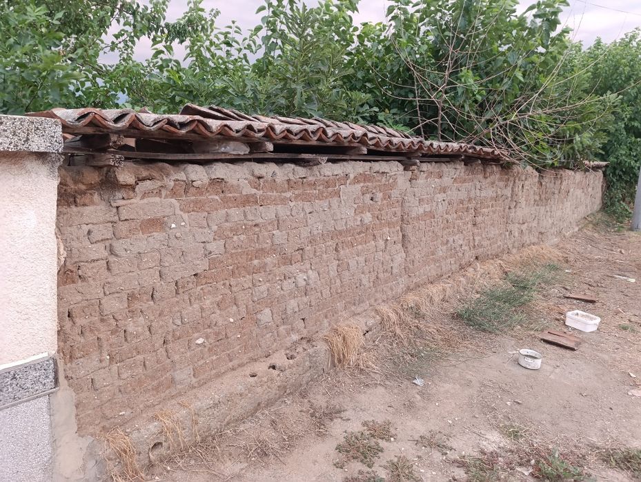 Подарявам кирпичени тухли