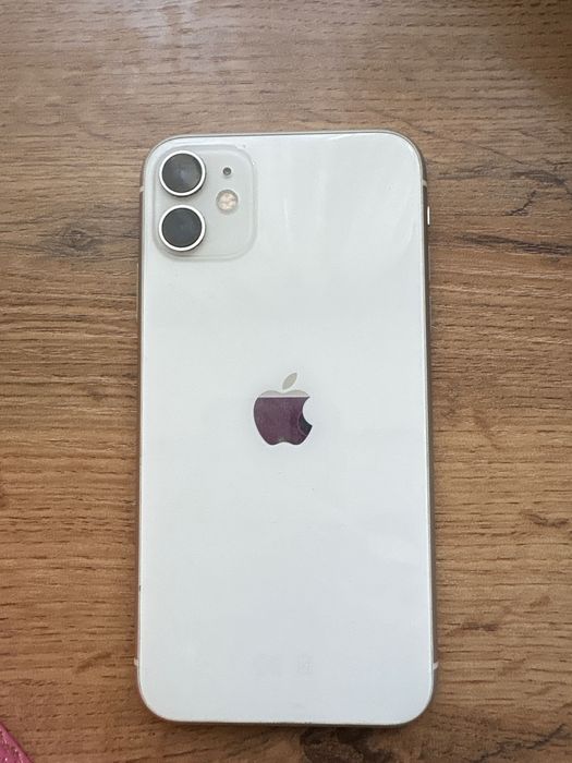 iphone 11 белый ,128 Gb 74% аккумулятор