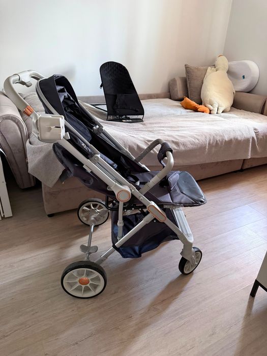 Продам коляску новую