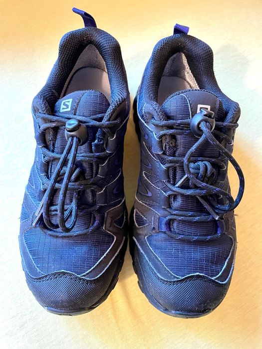 Vând pantofi damă Salomon, impermeabili, membrană Gore-tex, mărimea 36